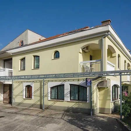 Awesome In Okrug Gornji Appartamento *